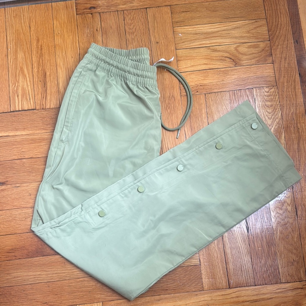 ALO Yoga Unisex Olive Joggers